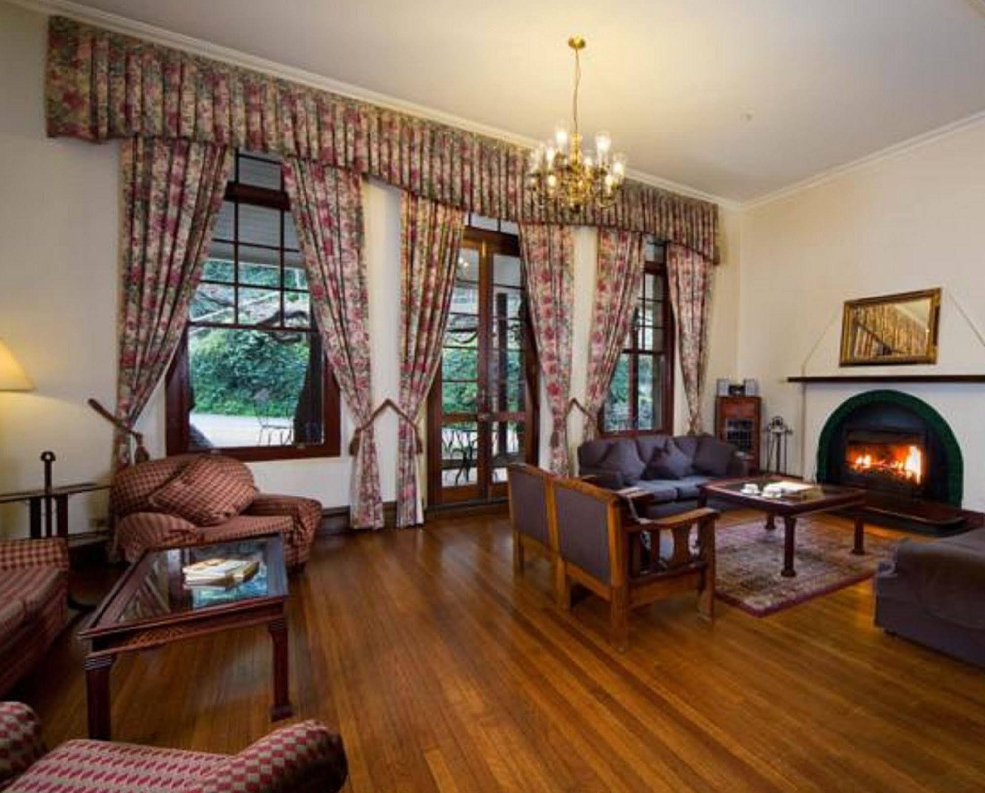 Jenolan Caves House Hotell Exteriör bild